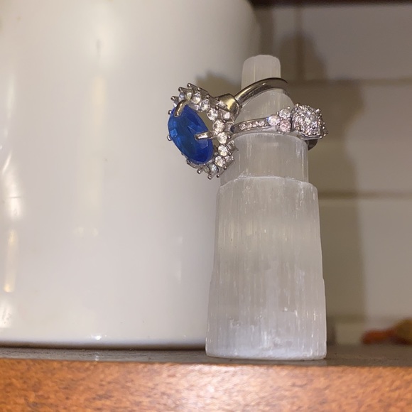 Selenite Crystal Towers - Picture 3 of 3